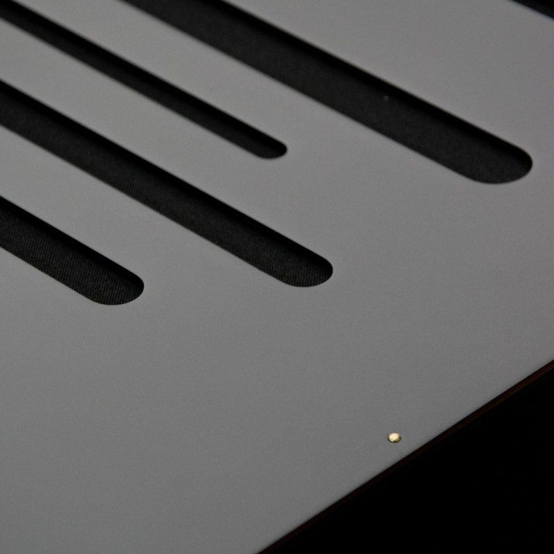 Détail du motif fraisé LINES