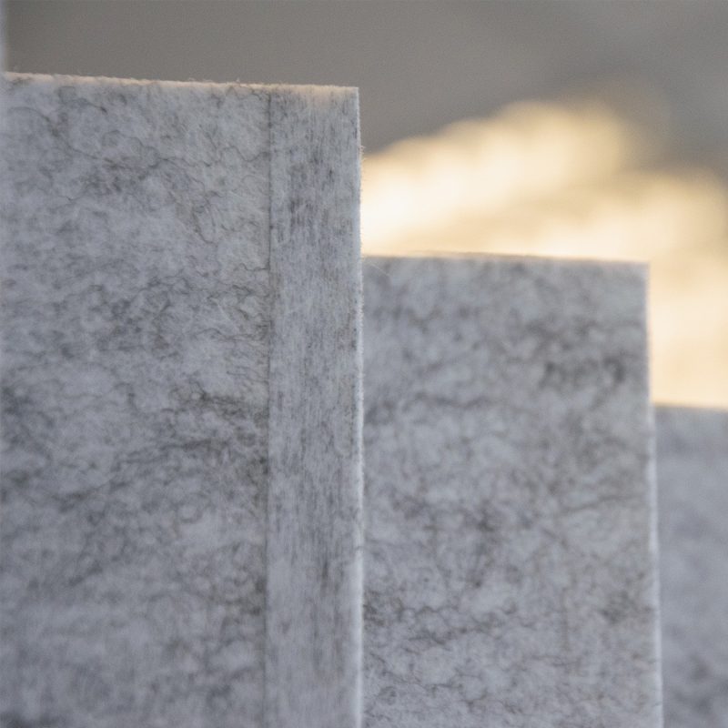 Détail des liaisons modulaires de la construction en feutre