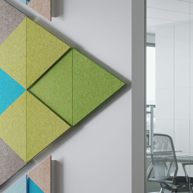 Une combinaison de tailles et de couleurs sur un mur plus grand